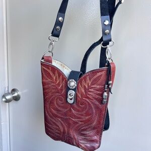 Elegant Burgundy Crossbody Cowboy Style Bag with Embossed Design